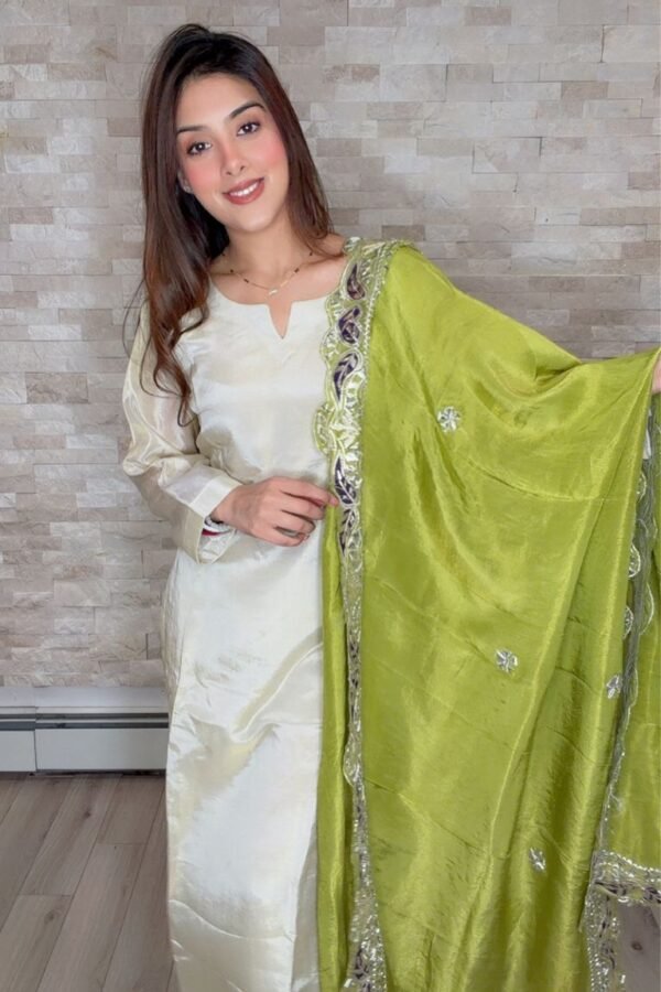 OLIVE NOOR - M